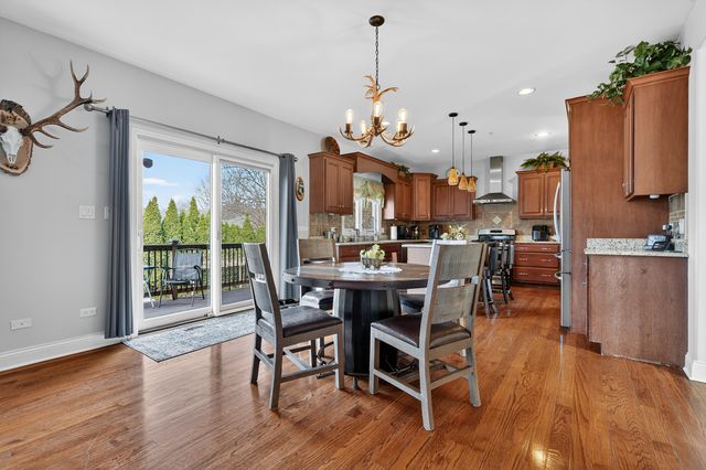 10020 S 80TH Court, Palos Hills, IL 60465