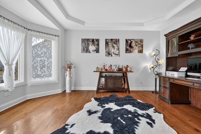 10020 S 80TH Court, Palos Hills, IL 60465