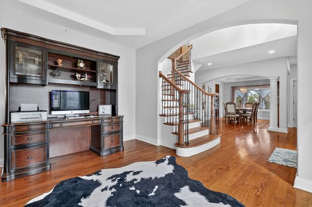 10020 S 80TH Court, Palos Hills, IL 60465