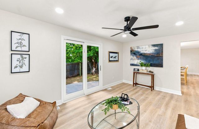 81 LAMPPOST LN, Somerdale, NJ 08083
