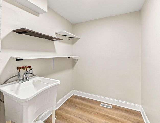 81 LAMPPOST LN, Somerdale, NJ 08083