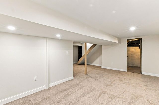 81 LAMPPOST LN, Somerdale, NJ 08083