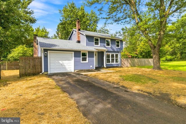 81 LAMPPOST LN, Somerdale, NJ 08083