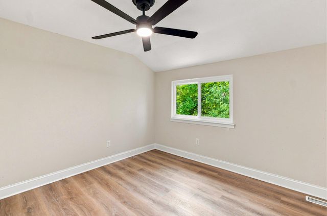 81 LAMPPOST LN, Somerdale, NJ 08083