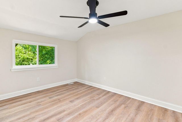 81 LAMPPOST LN, Somerdale, NJ 08083