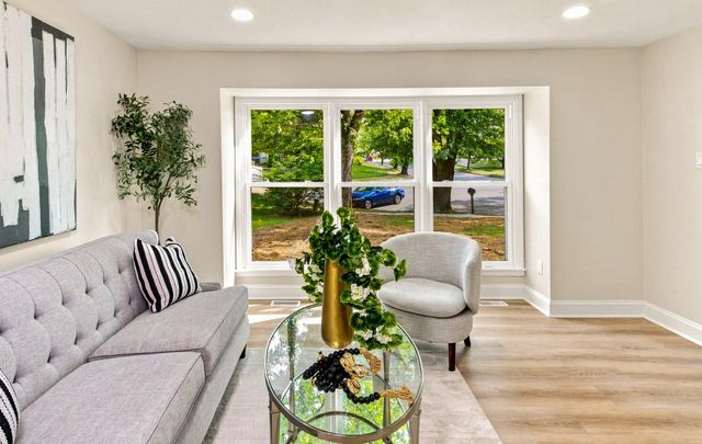 81 LAMPPOST LN, Somerdale, NJ 08083