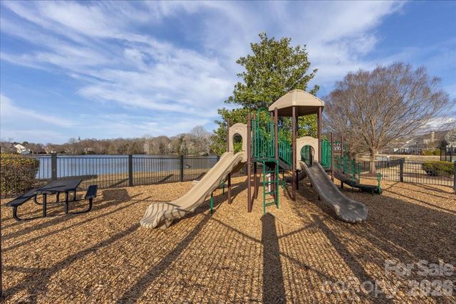 11143 Knight Castle Drive 20, Charlotte, NC 28277