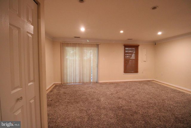5706 HERITAGE CROSSING CT, Centreville, VA 20120