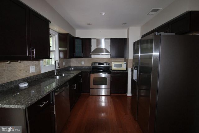 5706 HERITAGE CROSSING CT, Centreville, VA 20120