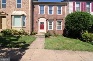 5706 HERITAGE CROSSING CT, Centreville, VA 20120