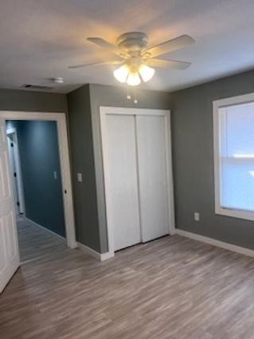 1358 Oak Park Dr, Aransas Pass, TX 78336