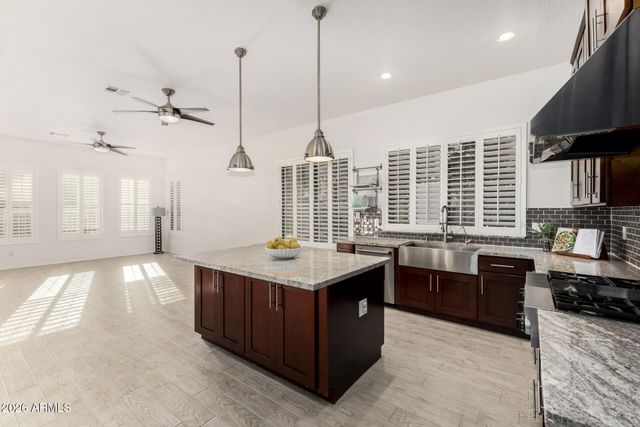 549 E SHEFFIELD Avenue, Gilbert, AZ 85296