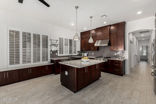 549 E SHEFFIELD Avenue, Gilbert, AZ 85296