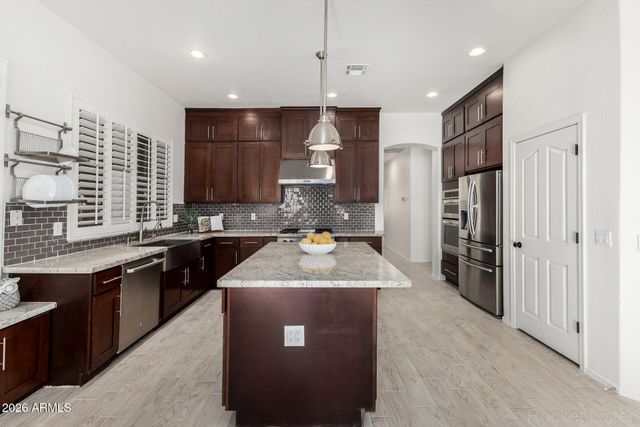 549 E SHEFFIELD Avenue, Gilbert, AZ 85296