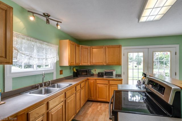 15292 Friendsville Road, Burbank, OH 44214