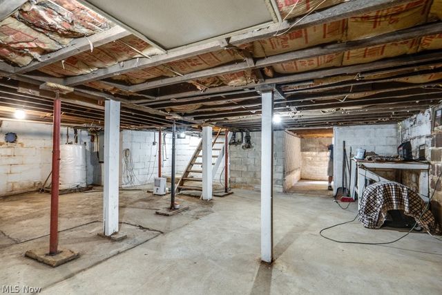15292 Friendsville Road, Burbank, OH 44214