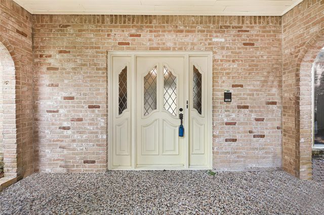 13702 Barons Bridge Drive, Houston, TX 77069