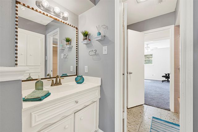 13702 Barons Bridge Drive, Houston, TX 77069
