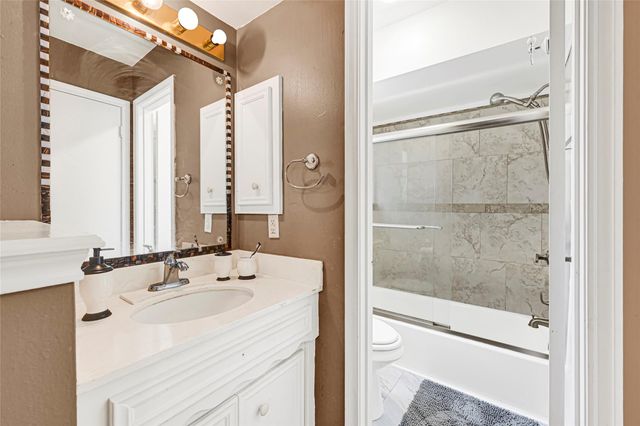 13702 Barons Bridge Drive, Houston, TX 77069