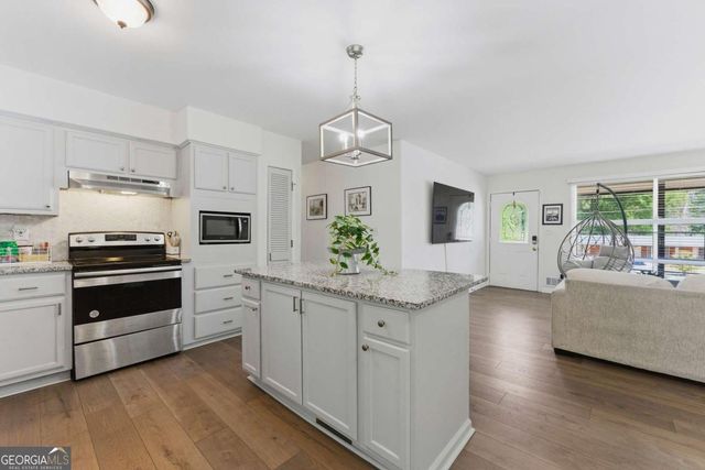2725 Shoreland Drive SW, Atlanta, GA 30331
