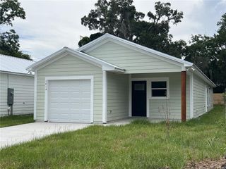 1012 E HAZZARD AVENUE, Eustis, FL 32726
