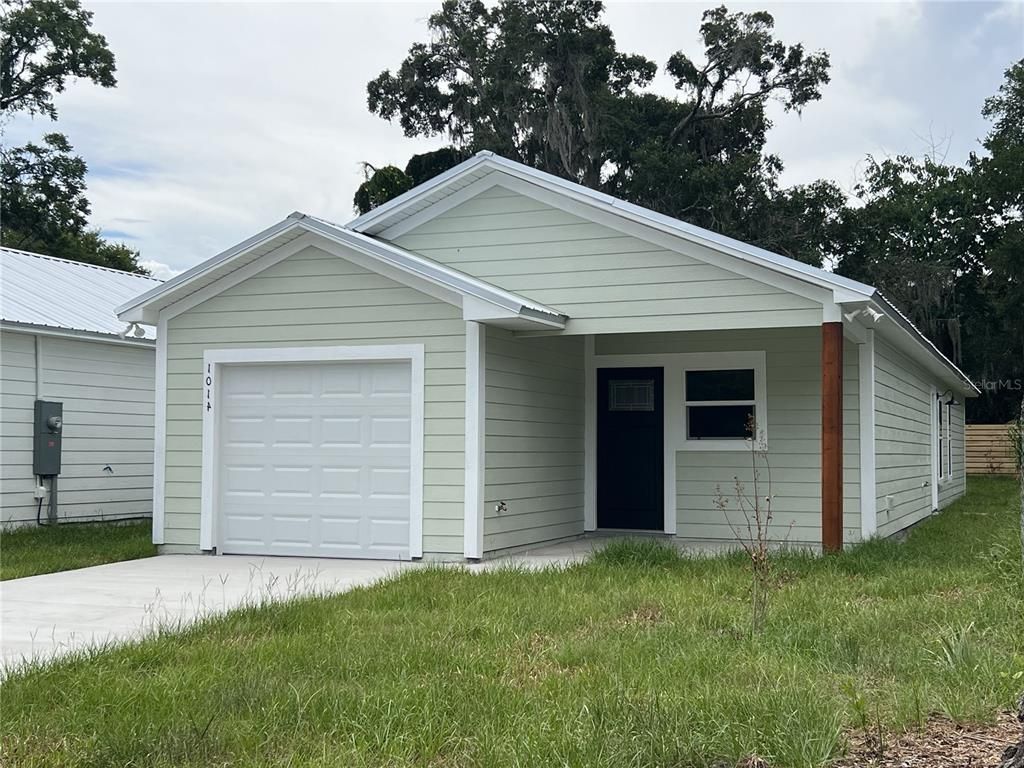 1012 E HAZZARD AVENUE, Eustis, FL 32726