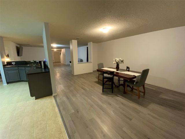 305 Daisy Lane, Wilmer, TX 75172