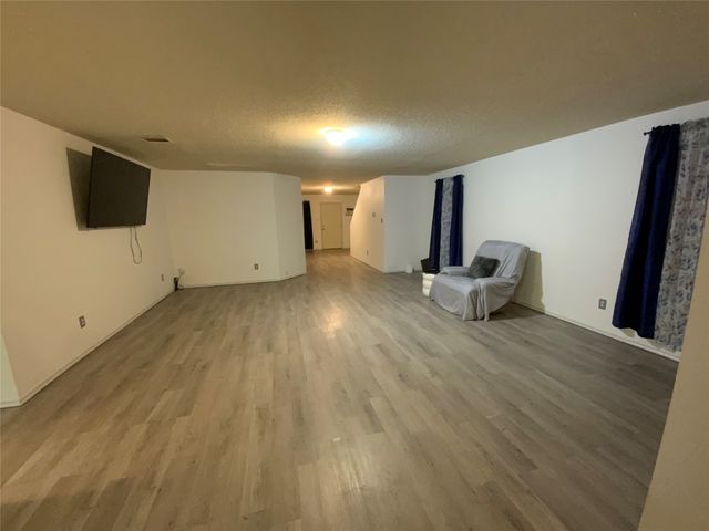 305 Daisy Lane, Wilmer, TX 75172