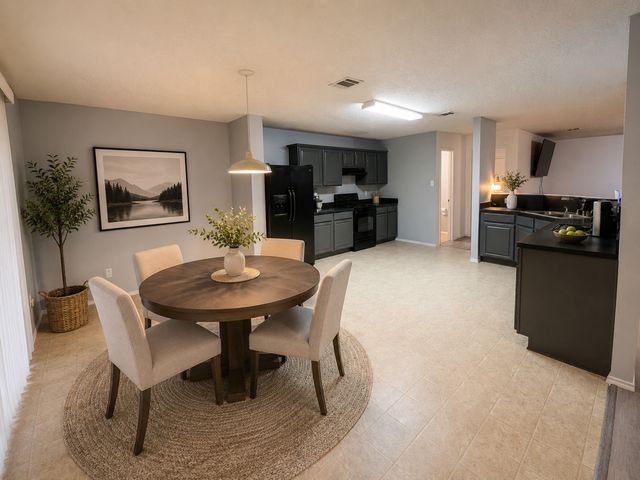 305 Daisy Lane, Wilmer, TX 75172