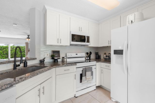 4759 SW 14th Court, Deerfield Beach, FL 33442