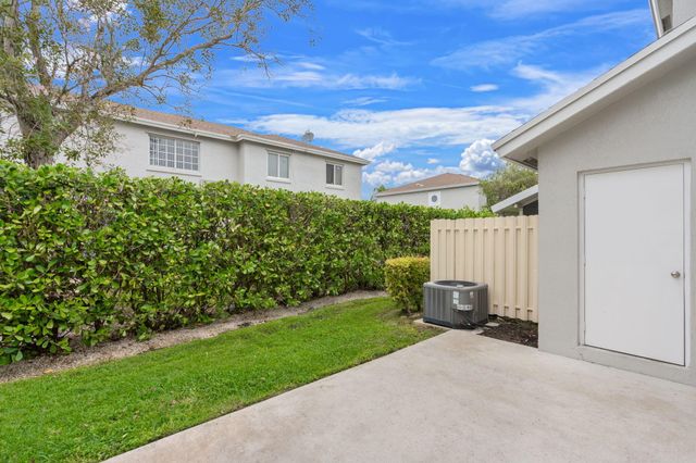 4759 SW 14th Court, Deerfield Beach, FL 33442