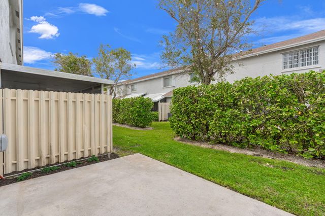 4759 SW 14th Court, Deerfield Beach, FL 33442