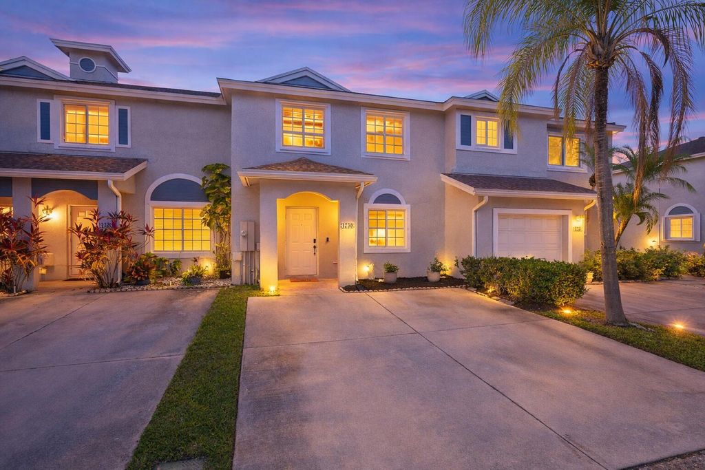 4759 SW 14th Court, Deerfield Beach, FL 33442