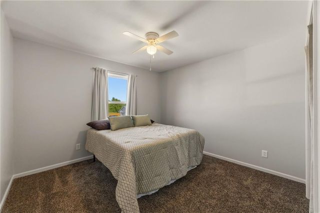 316 Creekside Court, Gardner, KS 66030