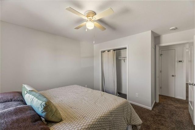 316 Creekside Court, Gardner, KS 66030