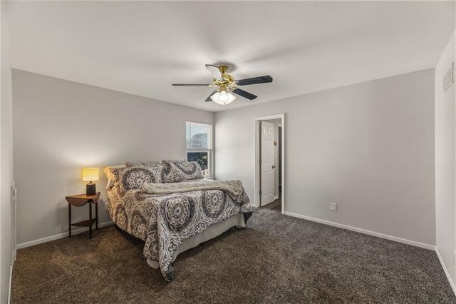 316 Creekside Court, Gardner, KS 66030