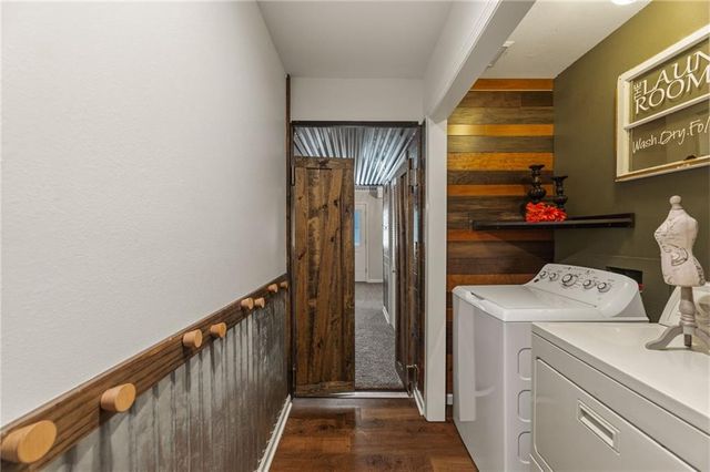 316 Creekside Court, Gardner, KS 66030