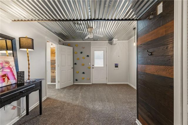 316 Creekside Court, Gardner, KS 66030