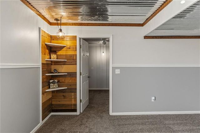 316 Creekside Court, Gardner, KS 66030