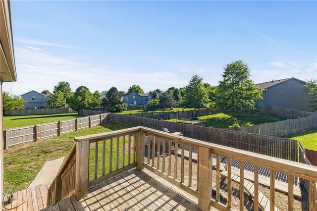 316 Creekside Court, Gardner, KS 66030
