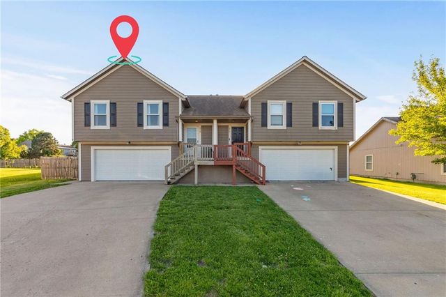 316 Creekside Court, Gardner, KS 66030