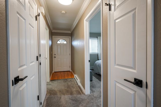 222 N Hutchinson Rd, Spokane Valley, WA 99212