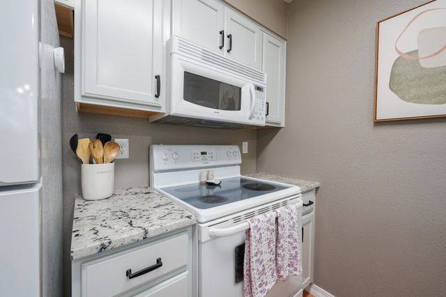 222 N Hutchinson Rd, Spokane Valley, WA 99212