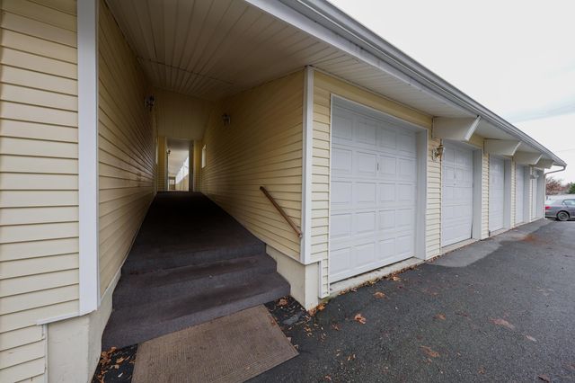 222 N Hutchinson Rd, Spokane Valley, WA 99212