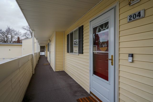 222 N Hutchinson Rd, Spokane Valley, WA 99212