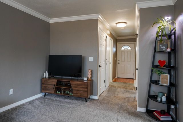 222 N Hutchinson Rd, Spokane Valley, WA 99212