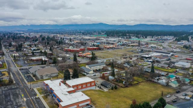 222 N Hutchinson Rd, Spokane Valley, WA 99212