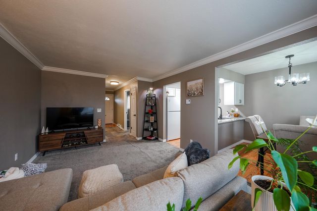 222 N Hutchinson Rd, Spokane Valley, WA 99212