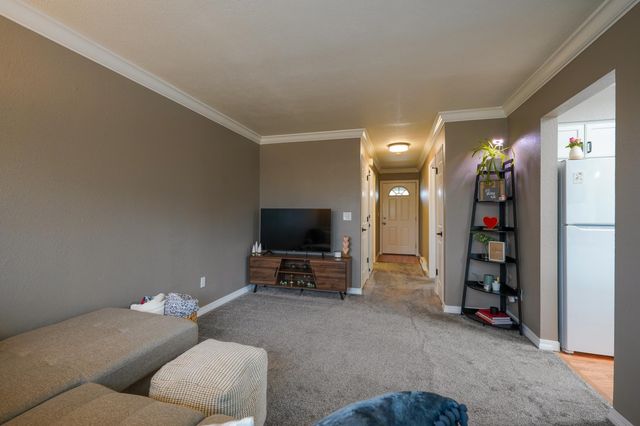 222 N Hutchinson Rd, Spokane Valley, WA 99212