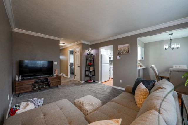 222 N Hutchinson Rd, Spokane Valley, WA 99212